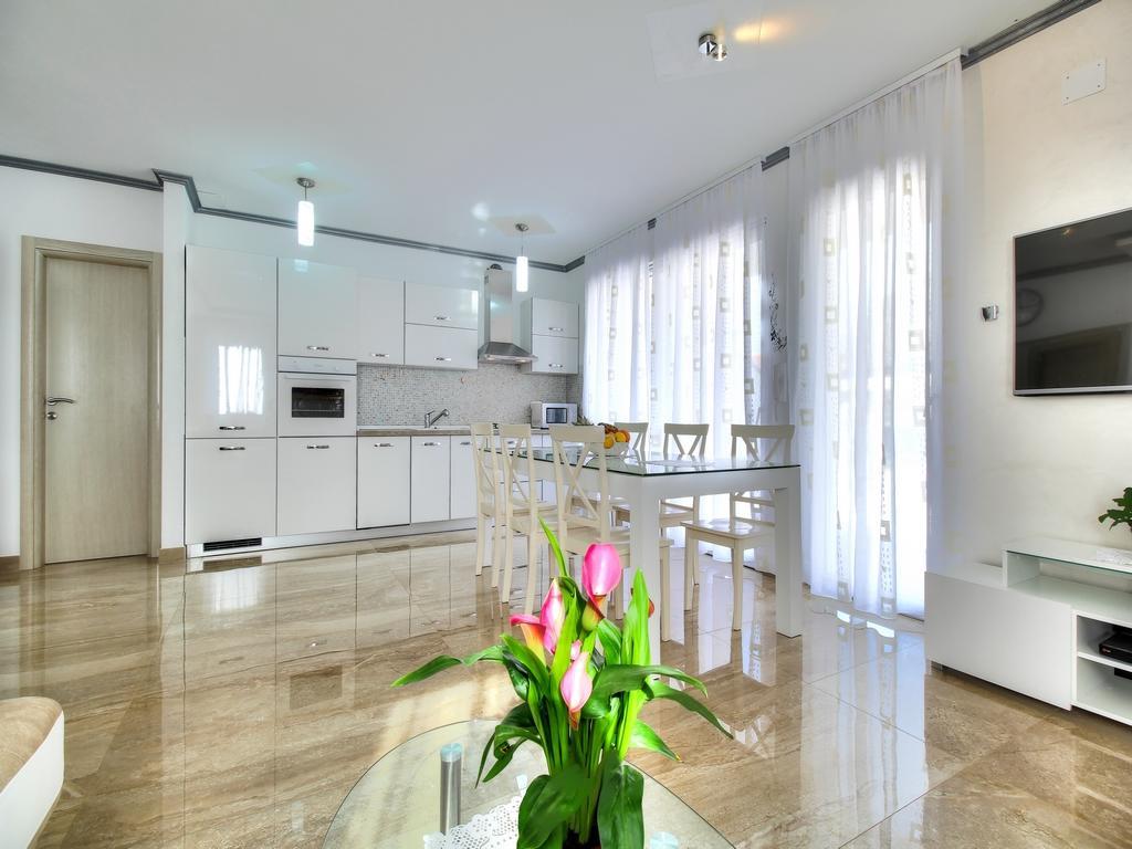 Apartment Riccardo *